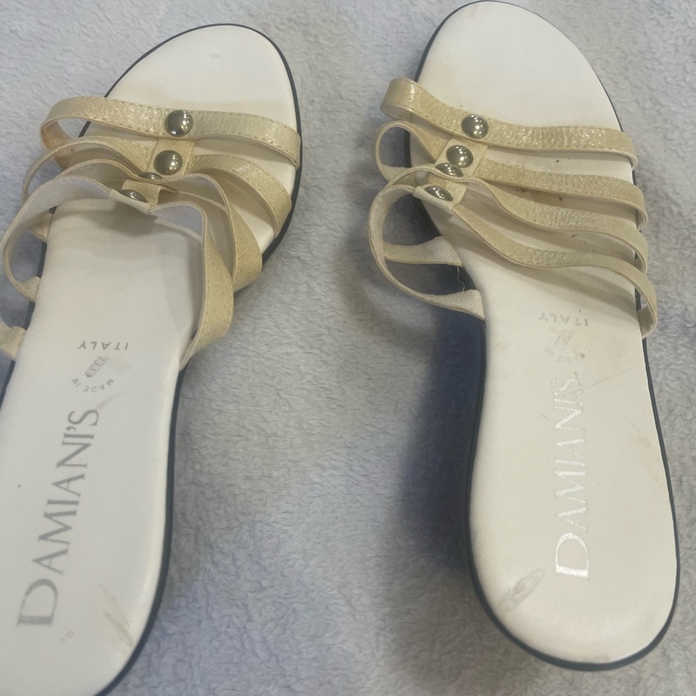 White and cream Damian’s size 9 Slide Sandals for Women.  SKU 2965